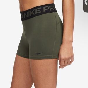 (M) Nike Pro Shorts